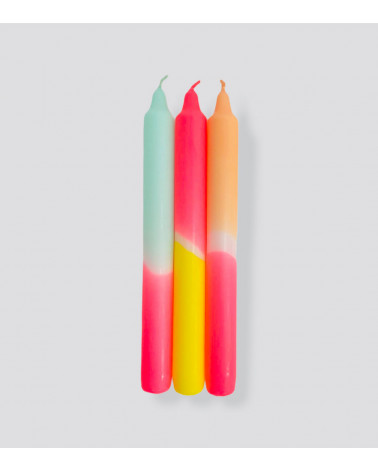 Bougies Dip Dye Neon Sunshine Club – Un trio lumineux aux teintes de menthe, rose vif et jaune éclatant.