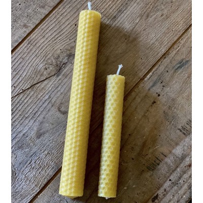 Vue de face montrant les détails de la structure en cire d'abeille naturelle.