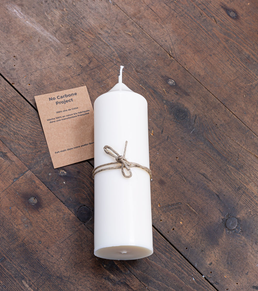 Bougie naturelle Ø 5 cm H 14 cm en cire de colza, couchée avec fil et étiquette visible