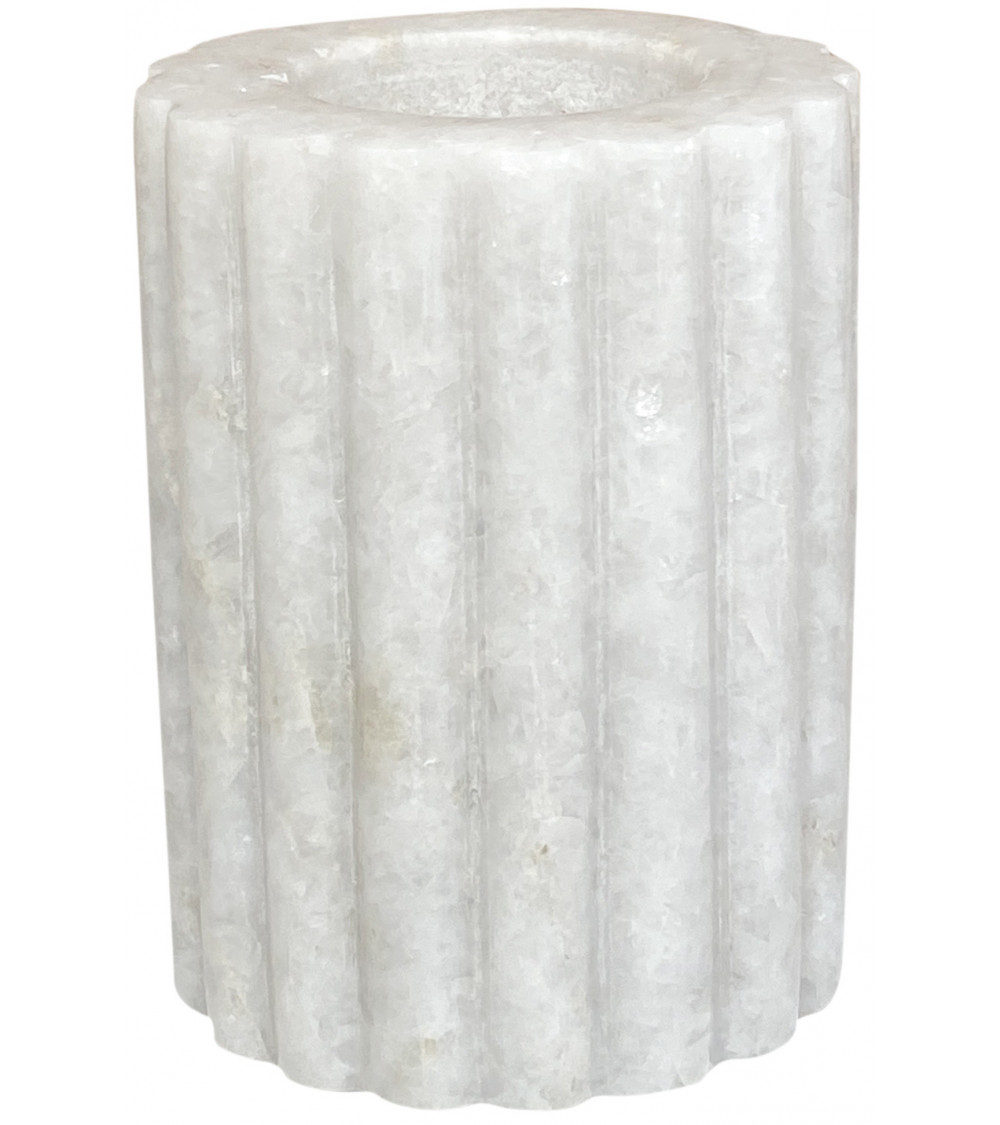 Vue rapprochée du bougeoir en marbre Daisy : un design classique et élégant