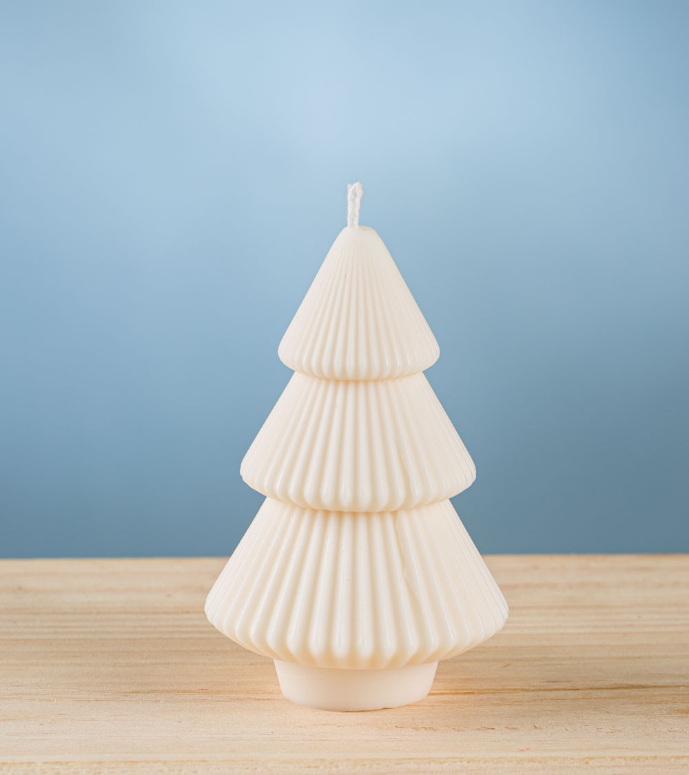 Bougie sapin rainuré crème – bougie artisanale en cire de colza, design texturé et festif.