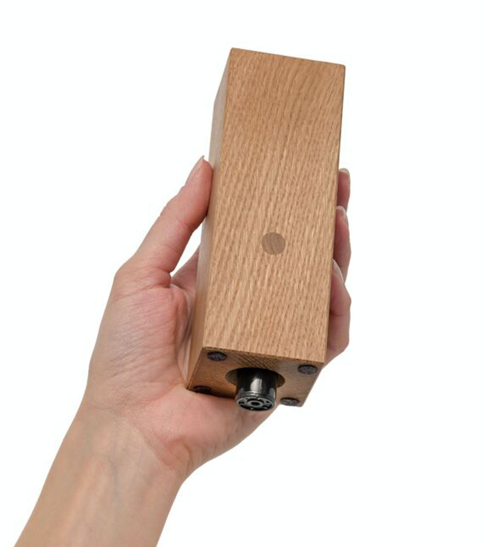 Vue du bougeoir avec le briquet caché intégré.