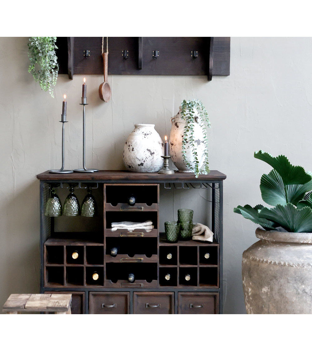 Bougeoir associé à un intérieur moderne et authentique