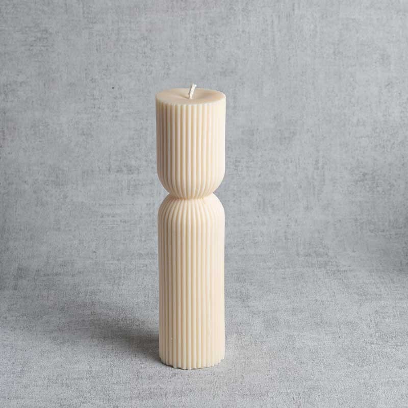 Bougie naturelle Marjoline haute, design côtelé en cire de colza