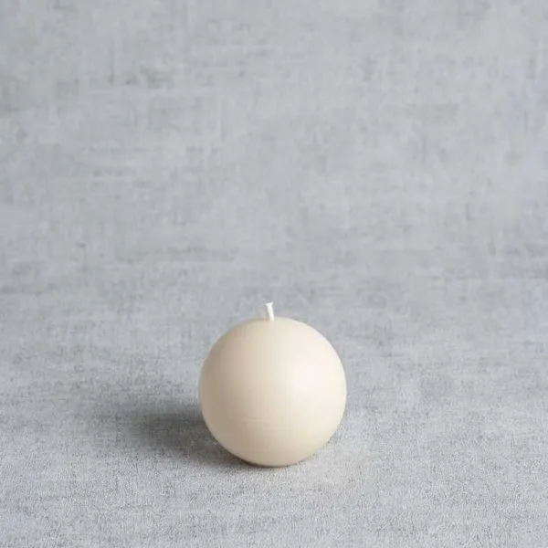 Bougie naturelle artisanale ronde en cire végétale de colza, petit modèle fabriqué à la main en France
