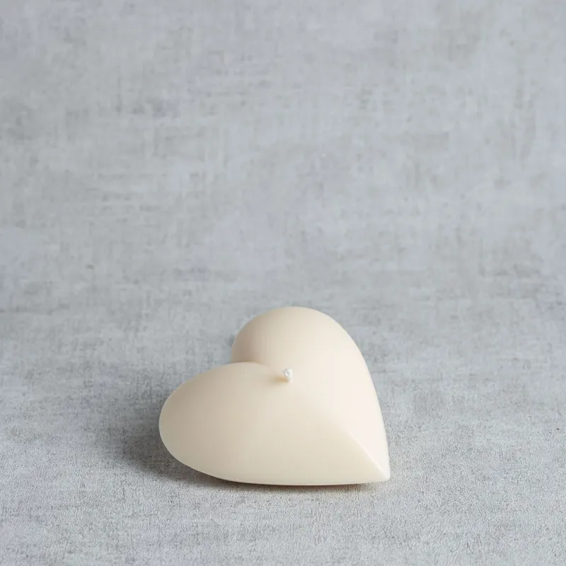 Bougie artisanale cœur vue de dessus, cire de colza naturelle et fabrication française