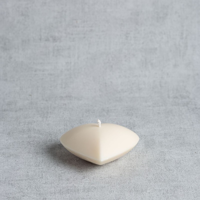 Bougie naturelle artisanale en forme de cœur, fabriquée à la main en cire végétale de colza