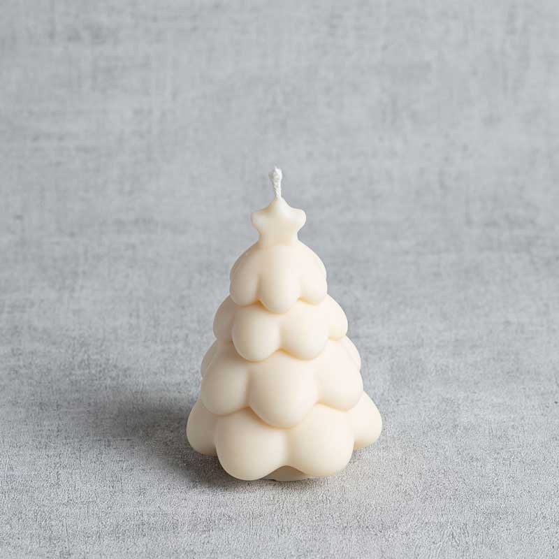 Bougie sapin de Noël étoilé naturelle en cire de colza, artisanat français écoresponsable.