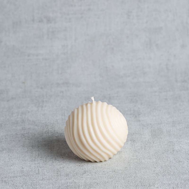 Bougie boule Amédée – stries concentriques – cire végétale de colza