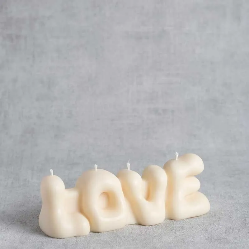Bougie décorative Love en cire végétale de colza, création artisanale inclusive