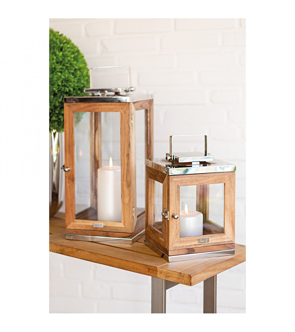 Lanterne Toledo – Des finitions raffinées et un espace généreux pour accueillir de belles bougies piliers.