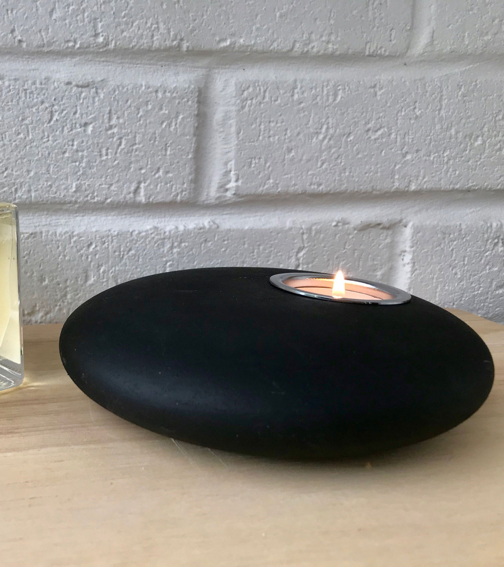 Bougeoir Galet noir – Design minéral